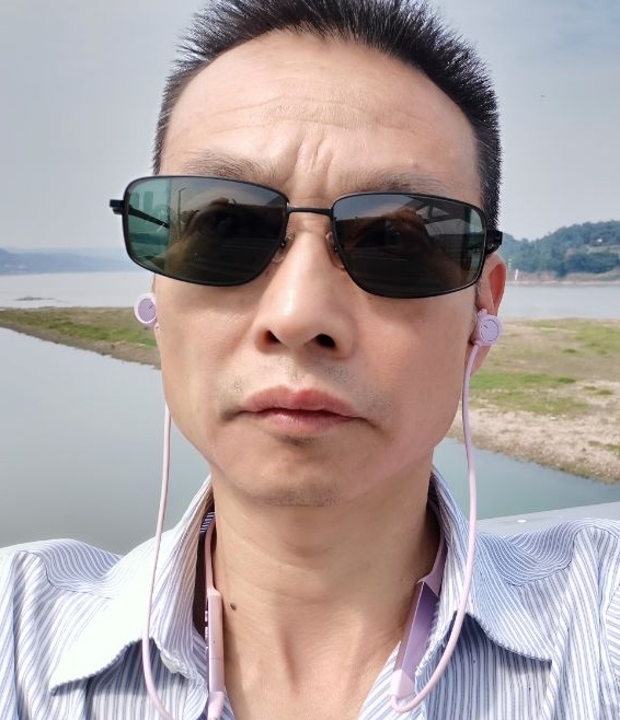 猪哥哥的第二张照片--宜宾认干亲服务网